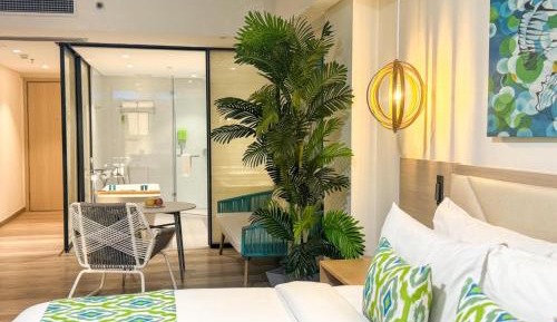 Suite with Garden View