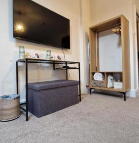 Family Room (2 Adults + 2 Children)