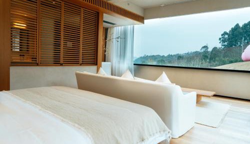 King Room with Mountain View