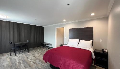 Deluxe Queen Room with Two Queen Beds
