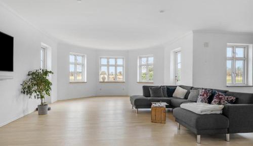 Five-Bedroom Holiday Home