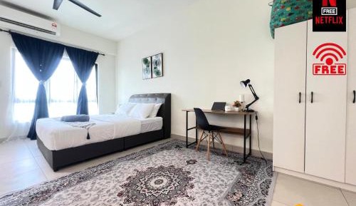 Studio Apartment with Balcony