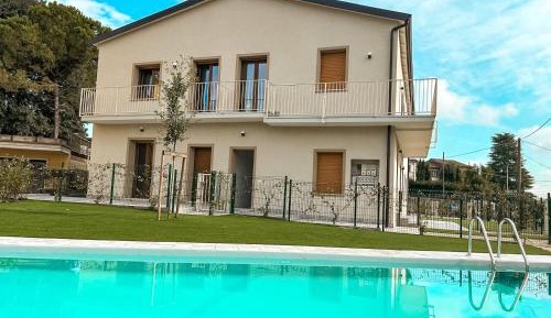 Two-Bedroom Deluxe Apartment with Garden View
