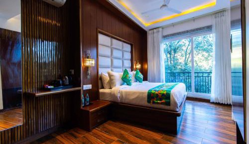 Deluxe Room with Forest View