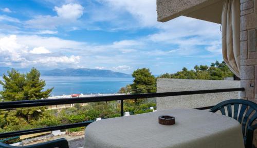 Two-Bedroom Deluxe Apartment with Ocean View