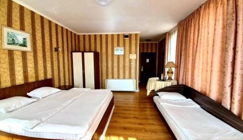Triple Room with Terrace