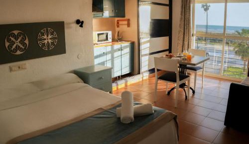Studio (2 Adults)