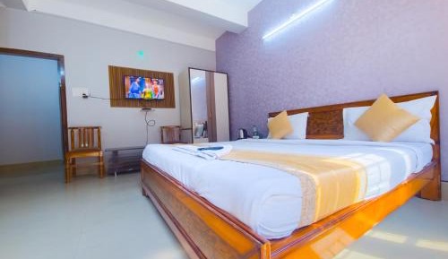 Deluxe Double Room (2 Adults + 1 Child)