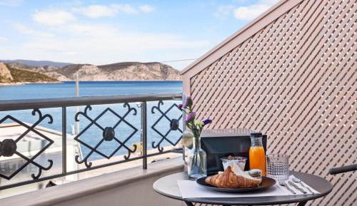 Deluxe Triple Room with Sea View
