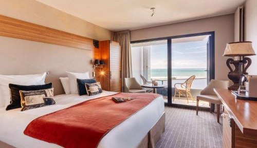 Classic Queen Room with Sofa Bed - Balcony 