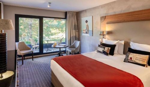 Classic Queen Room with Balcony