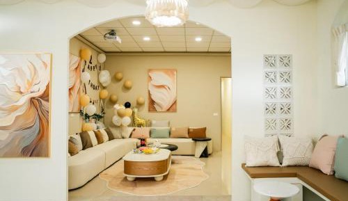 Deluxe Queen Suite
