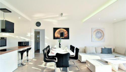 Three-Bedroom Holiday Home 