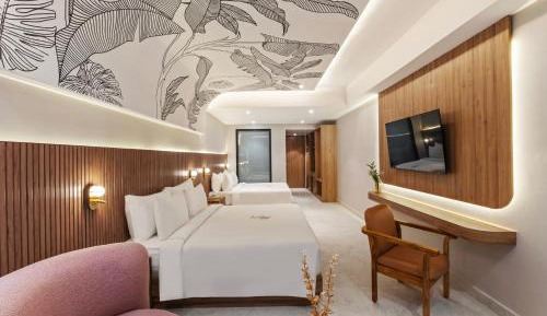 Family Room with Two King Beds