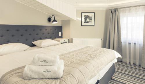 Two-Bedroom Deluxe Apartment with Balcony