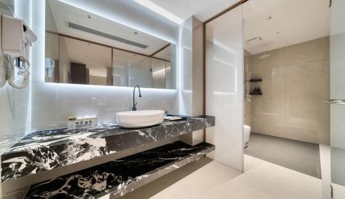Queen Suite