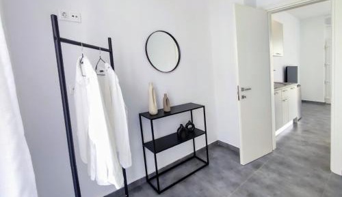 One-Bedroom Deluxe Apartment