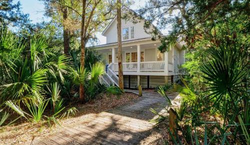 Three-Bedroom Holiday Home 