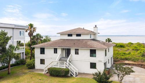 Four-Bedroom Deluxe Home - Oceanfront