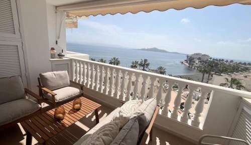 One-Bedroom Apartment with Sea View and Balcony