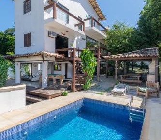 Family Two-Bedroom Apartment with View