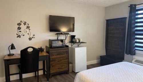 Queen Room