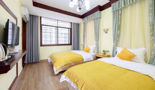 Twin Room with View
