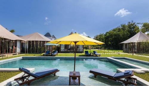 Junior Suite with Pool View