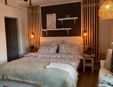 Deluxe Queen Suite