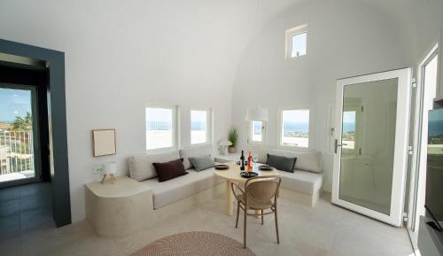 Deluxe Suite with Spa Bath