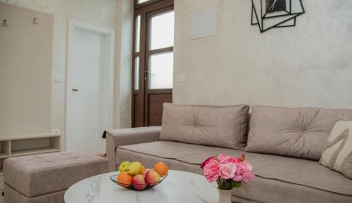 One-Bedroom Deluxe Apartment