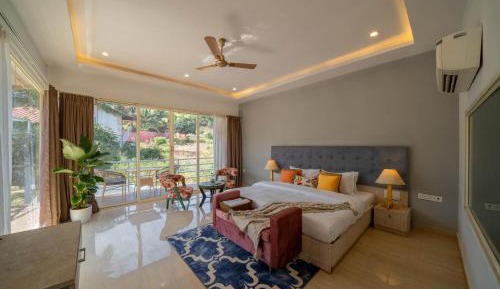 King Room with Pool View