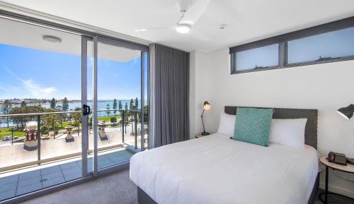 Harbor View Two-Bedroom, Two-Bathroom Apartment with Balcony