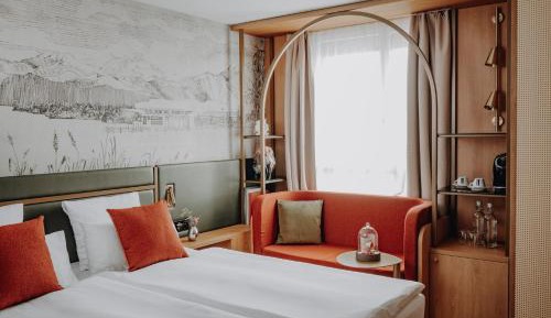 Deluxe Queen Room