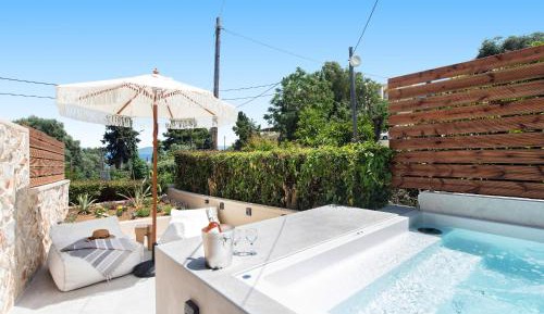 Studio De Lux with Mini Pool