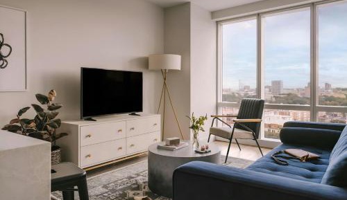One-Bedroom Apartment with Queen Bed
