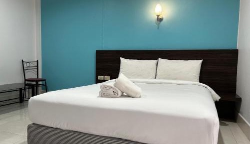 Deluxe Queen Room