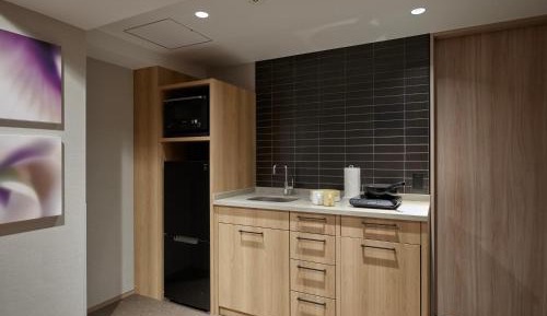 1 Bedroom Suite 5 with Washing Machine
