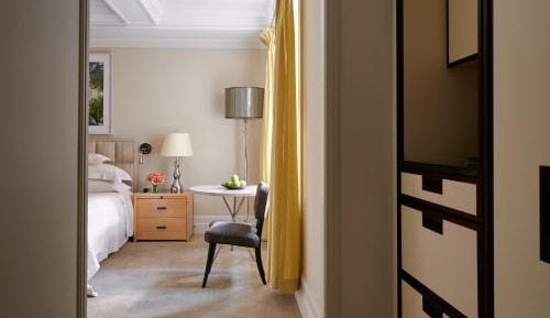 King Room with Roll-In Shower - Disability Access