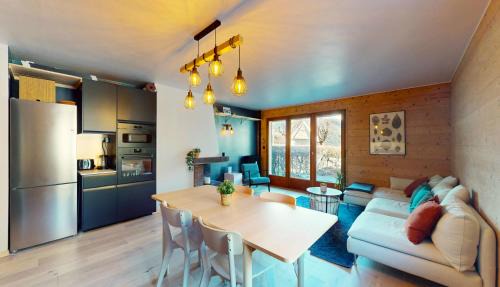 Two-Bedroom Apartment with Mountain View