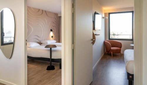 Standard Room with One Double Bed and Two Single Beds