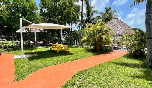 Paradise Two Double Beds Waterfront Suite