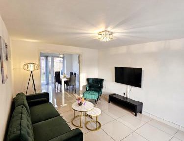 Four-Bedroom Apartment
