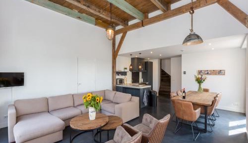 Seven-Bedroom Holiday Home
