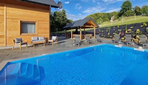 Three-Bedroom Holiday Home 