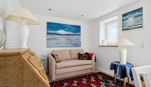 One-Bedroom Holiday Home
