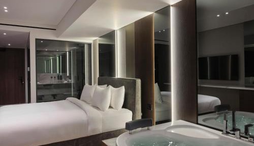 Acropolis Executive King Room with Hot Tub