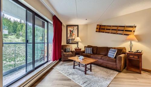 King Studio with Sofa Bed