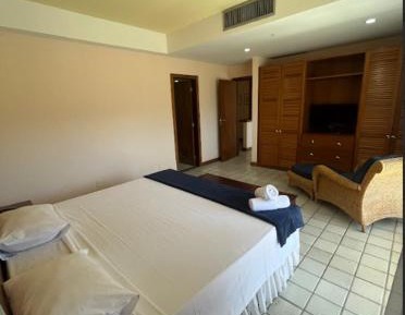 Deluxe Queen Suite