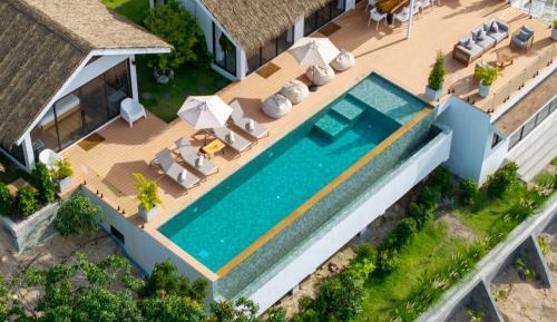Luxury Four-Bedroom Villa with Sea View